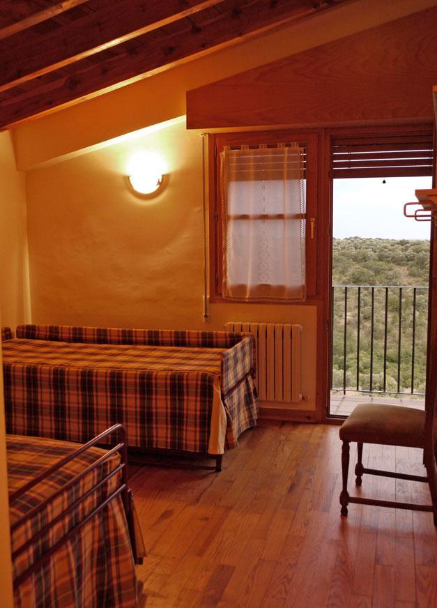 Bilanayur Hotel Alberuela de la Liena Kültér fotó